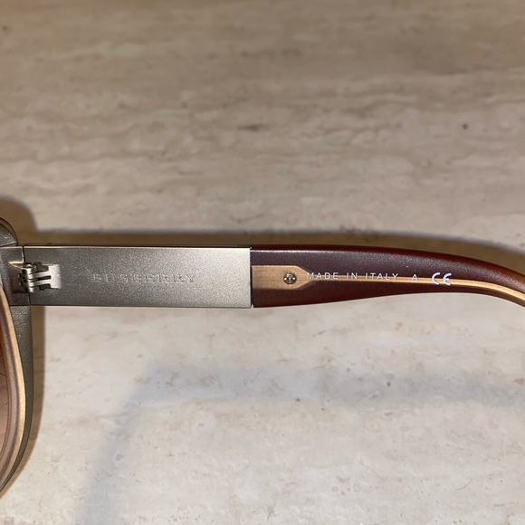 Burberry Sunglasses - Picture 6 of 8